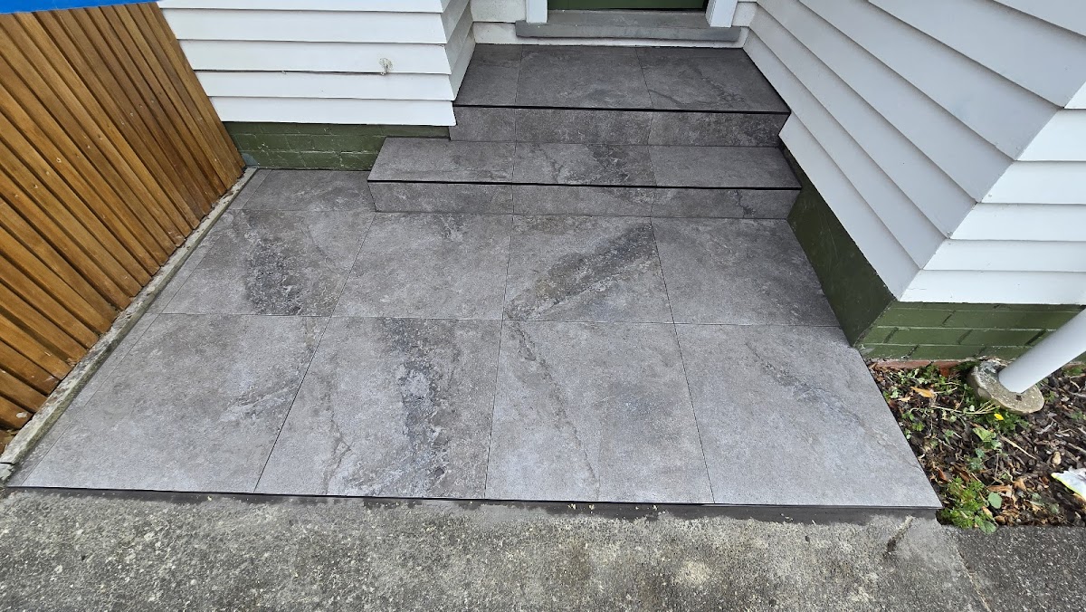 Tiled front entrance steps
